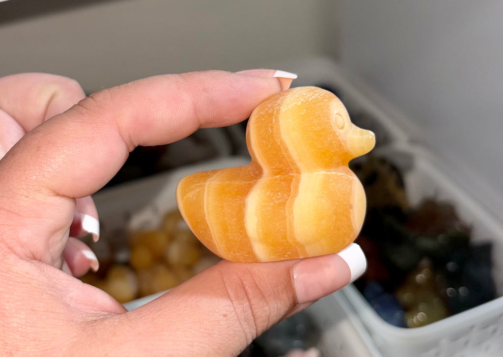 Yellow calcite duck