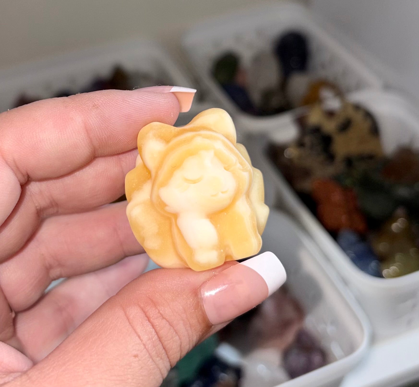 Yellow calcite 9tail fox