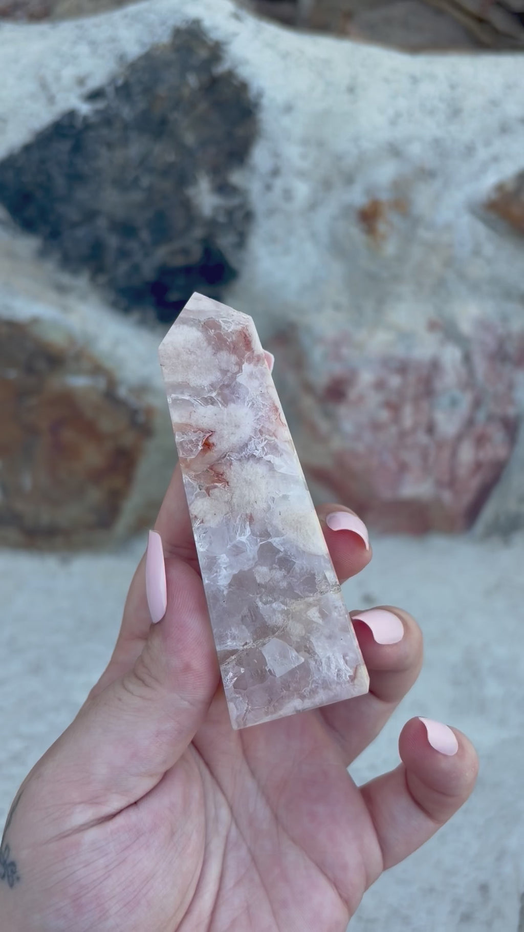 Flower agate tower